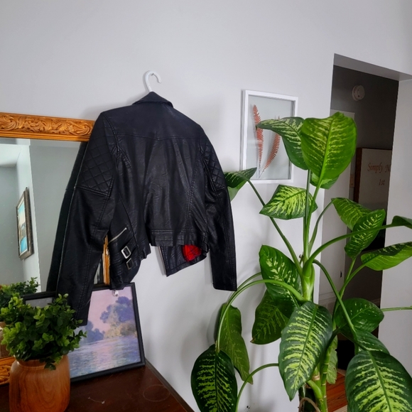 NWOT black faux leather jacket moto jacket size small - Picture 11 of 14